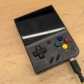 Miyoo Mini Plus – Consola retro portátil 64G – detalle del producto